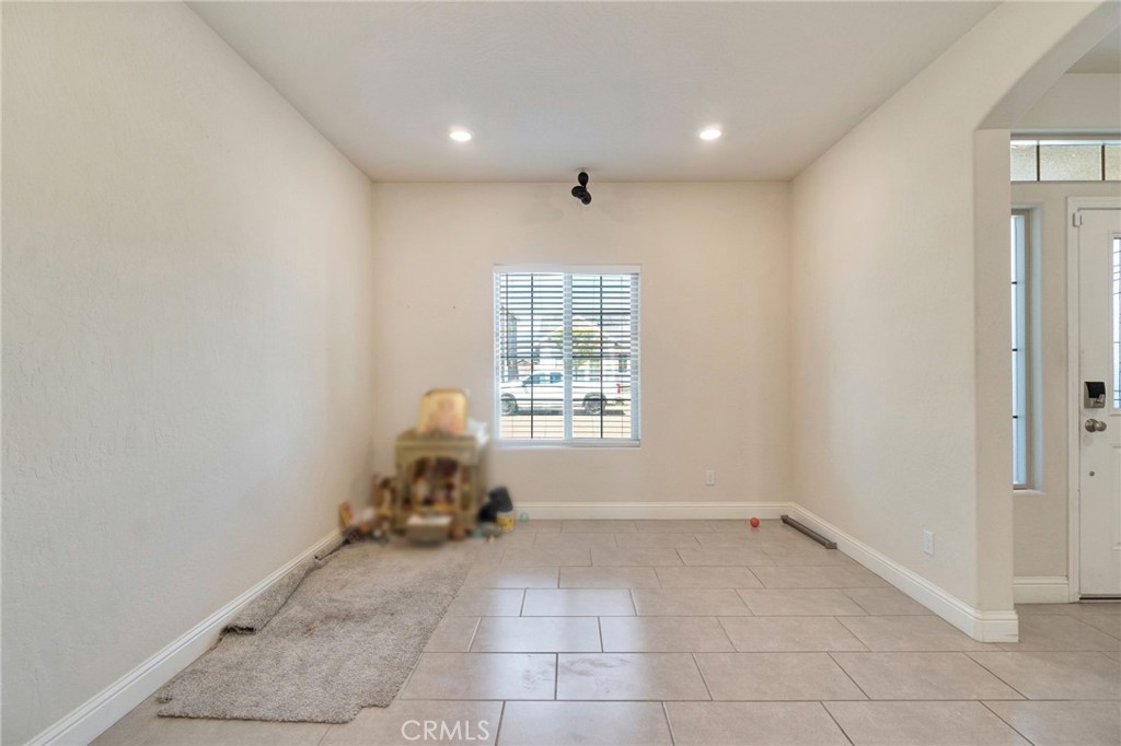 5952 E Truman, Fresno, CA 93727