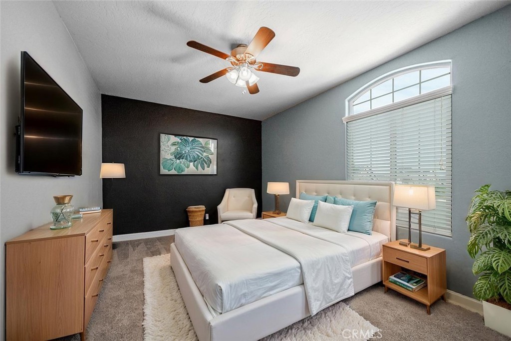 2027 W Babcock, Visalia, CA 93291