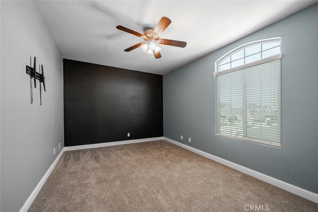 2027 W Babcock, Visalia, CA 93291