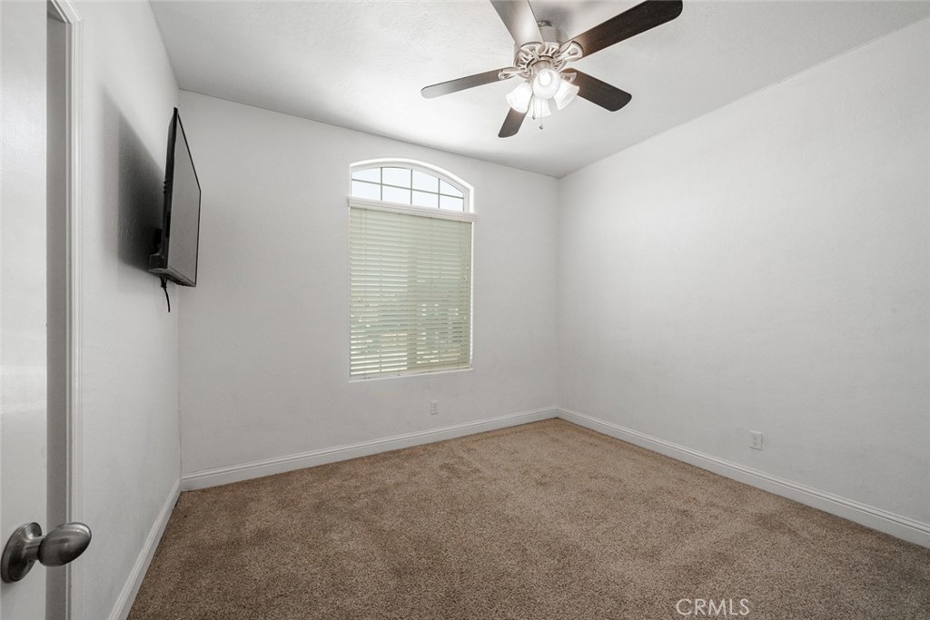 2027 W Babcock, Visalia, CA 93291