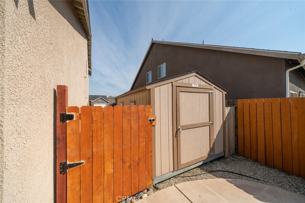 2027 W Babcock, Visalia, CA 93291