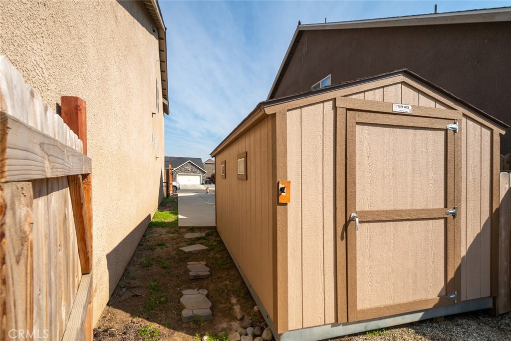 2027 W Babcock, Visalia, CA 93291