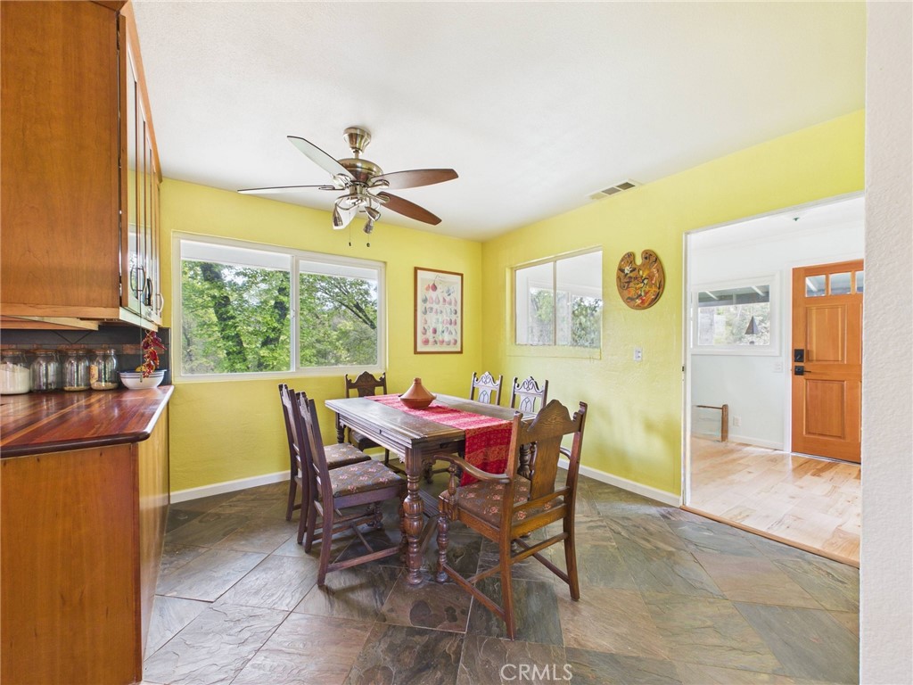 37777 China Creek Rd, Oakhurst, CA 93644