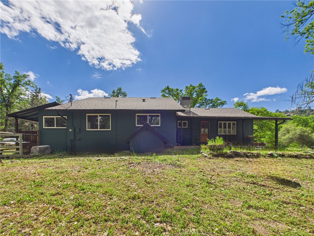 37777 China Creek Rd, Oakhurst, CA 93644