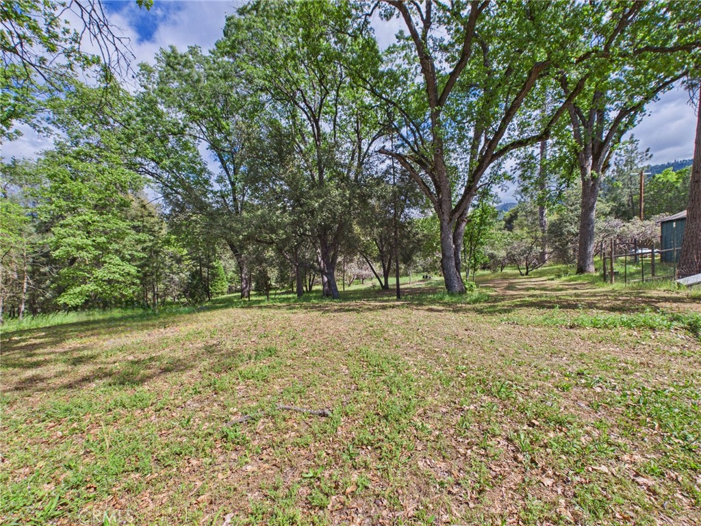 37777 China Creek Rd, Oakhurst, CA 93644