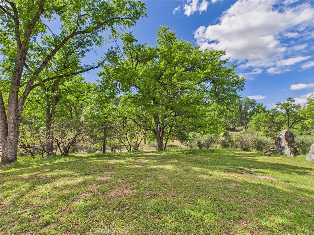 37777 China Creek Rd, Oakhurst, CA 93644