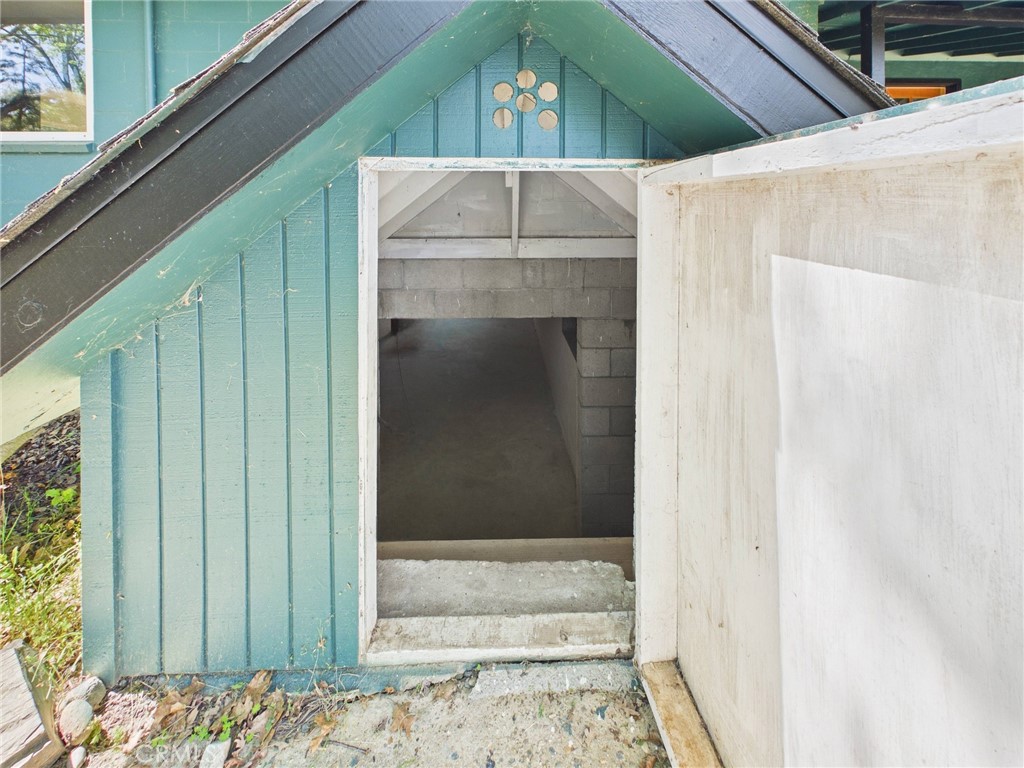 37777 China Creek Rd, Oakhurst, CA 93644