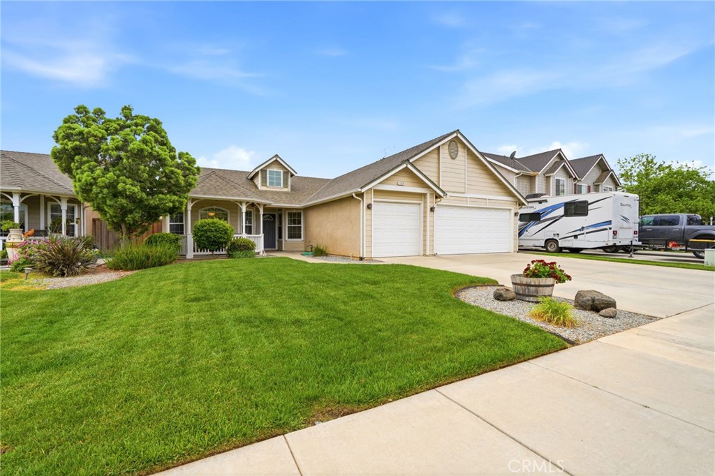 1155 W Julia Way, Hanford, CA 93230