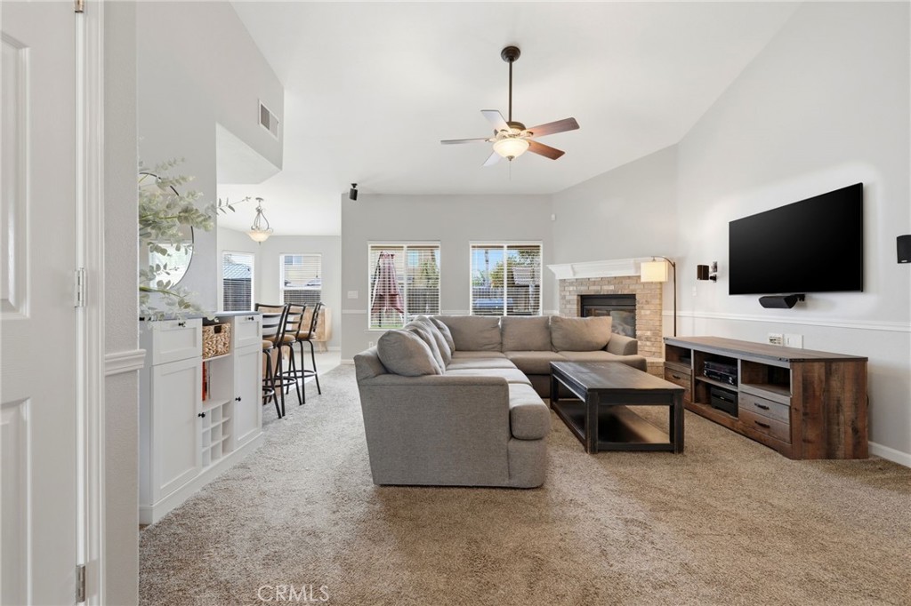 1155 W Julia Way, Hanford, CA 93230