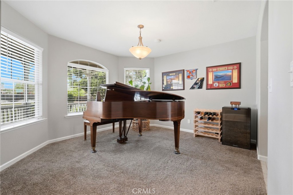 1155 W Julia Way, Hanford, CA 93230