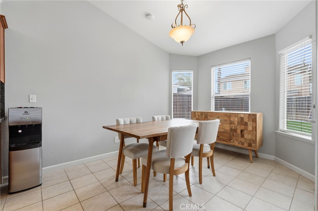 1155 W Julia Way, Hanford, CA 93230