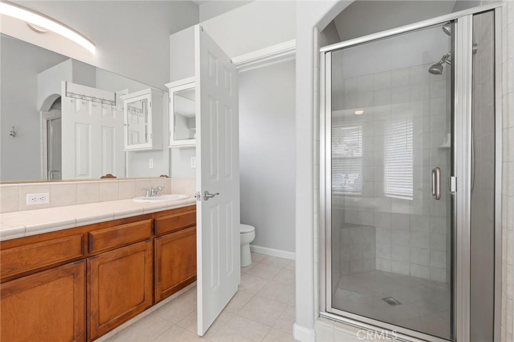 1155 W Julia Way, Hanford, CA 93230