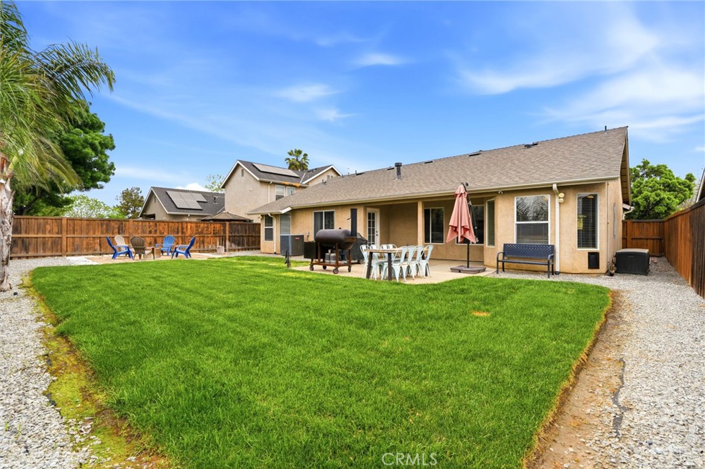 1155 W Julia Way, Hanford, CA 93230