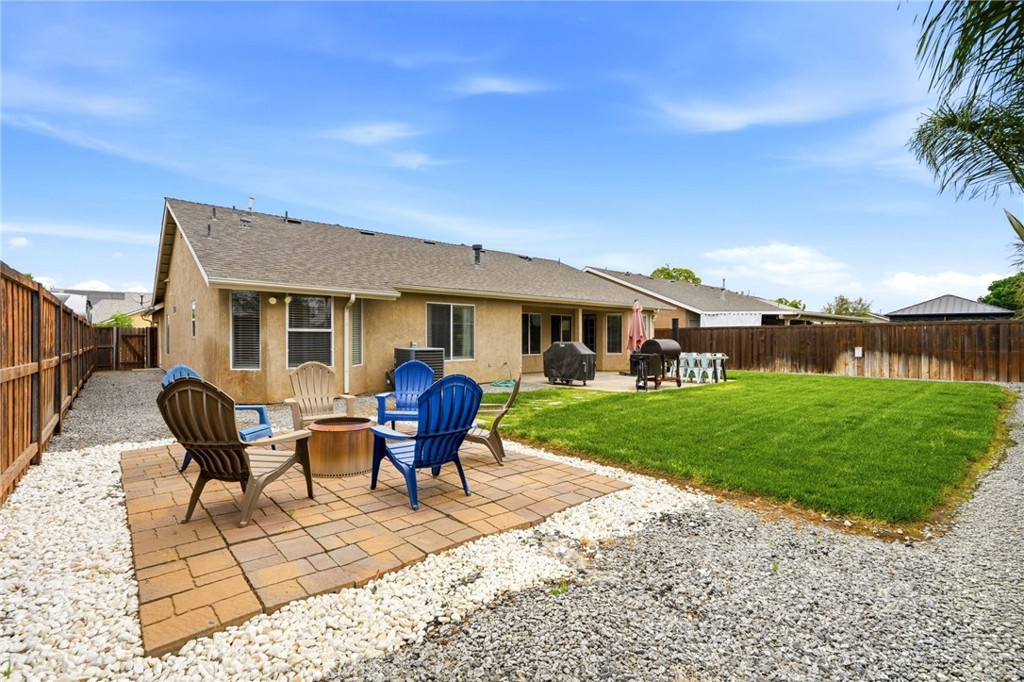 1155 W Julia Way, Hanford, CA 93230