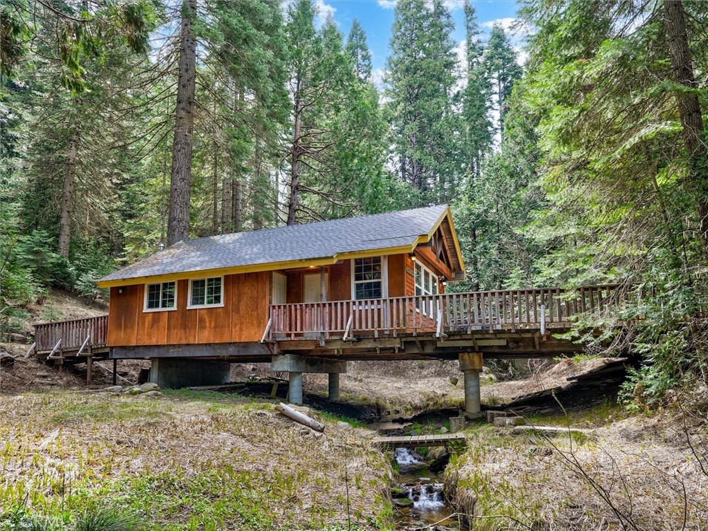 7739 Black Pine, Fish Camp, CA 93623