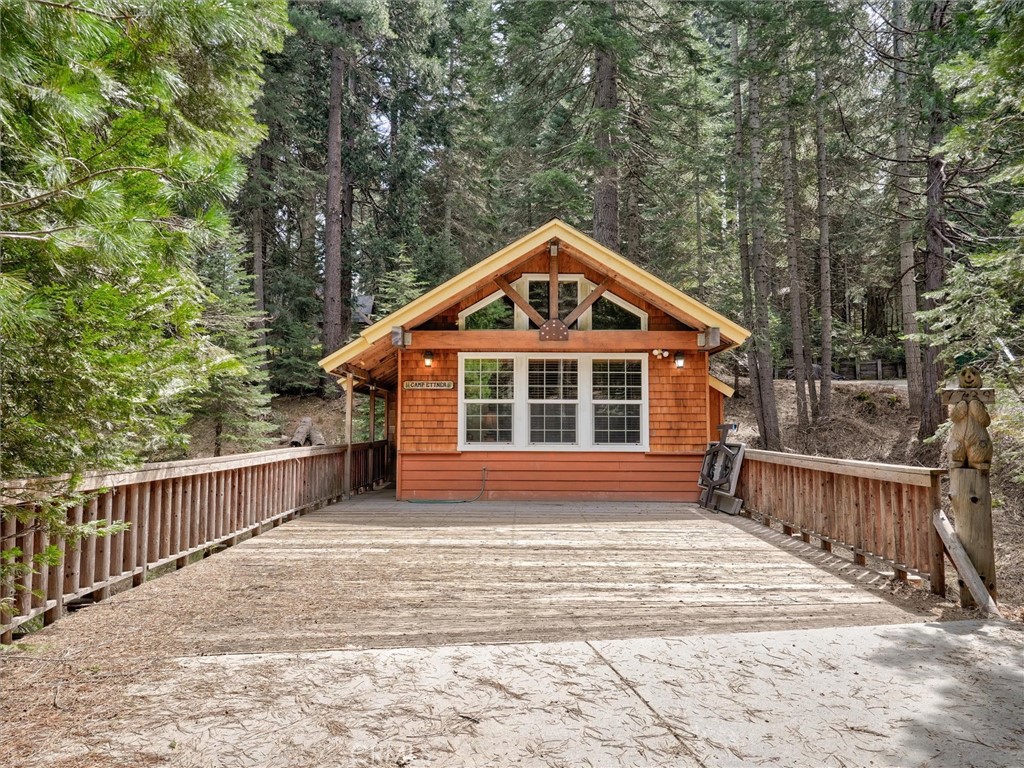 7739 Black Pine, Fish Camp, CA 93623