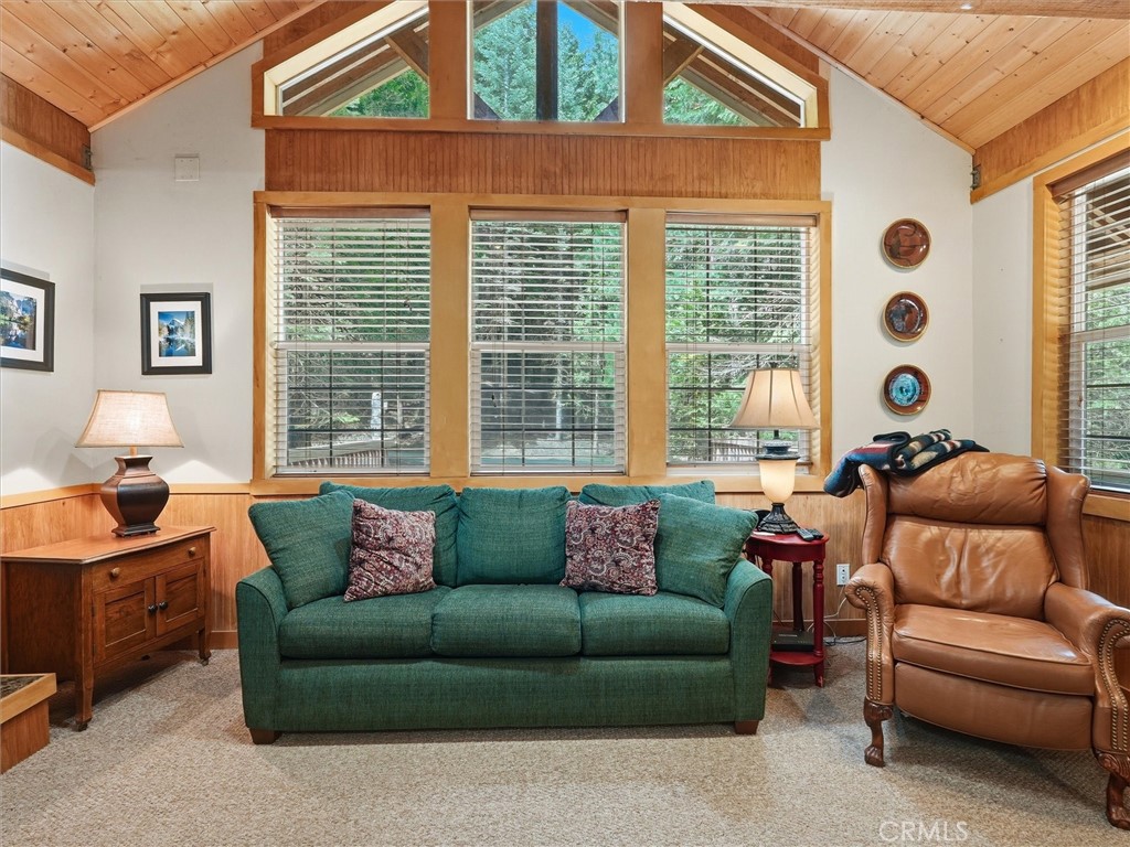 7739 Black Pine, Fish Camp, CA 93623