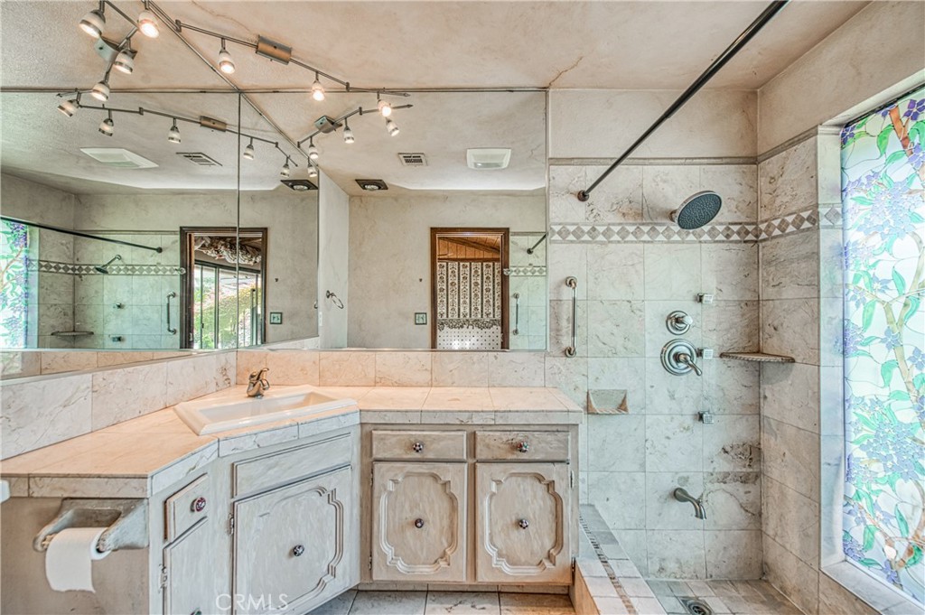 1521 S Bush, Fresno, CA 93727