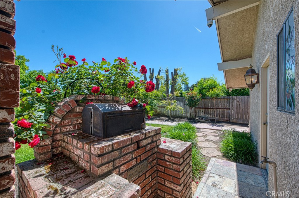 1521 S Bush, Fresno, CA 93727