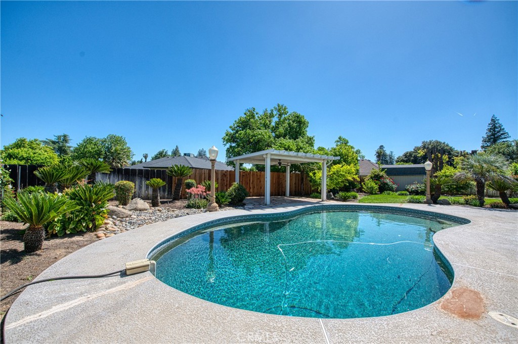 1521 S Bush, Fresno, CA 93727