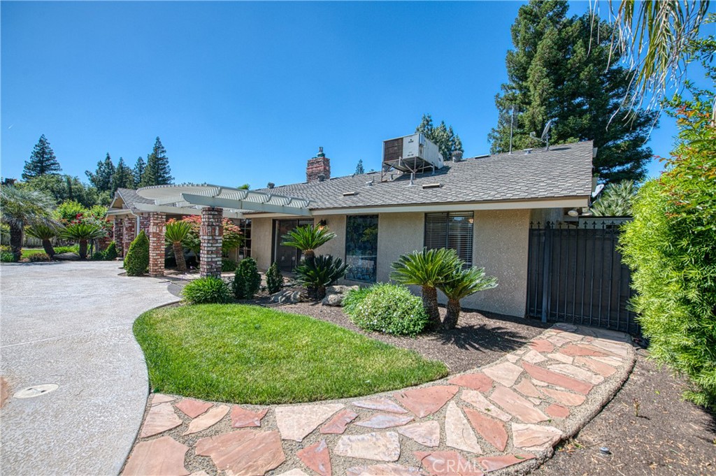 1521 S Bush, Fresno, CA 93727