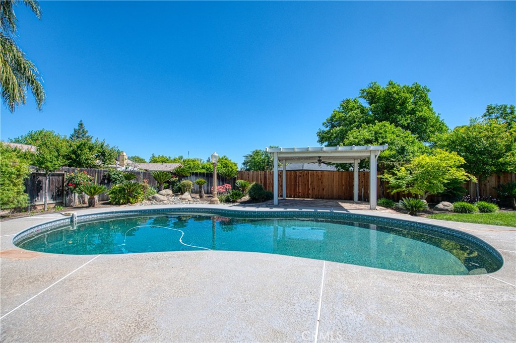 1521 S Bush, Fresno, CA 93727