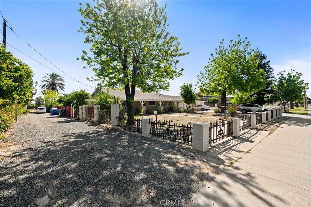 3280 McCall Ave, Selma, CA 93662