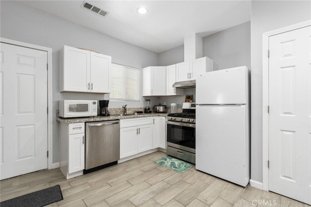 3280 McCall Ave, Selma, CA 93662