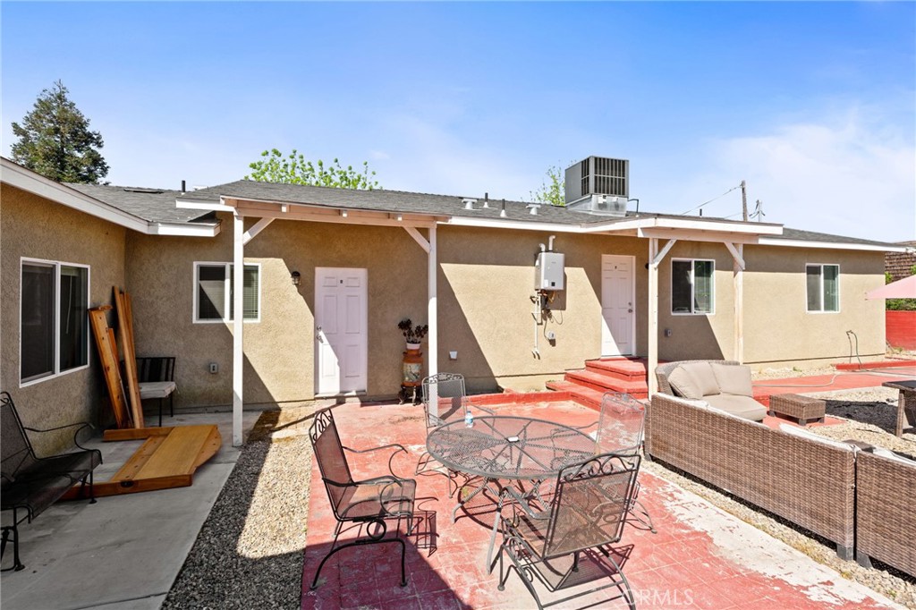 3280 McCall Ave, Selma, CA 93662