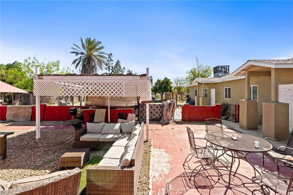 3280 McCall Ave, Selma, CA 93662