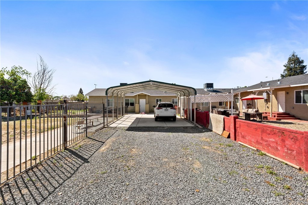 3280 McCall Ave, Selma, CA 93662