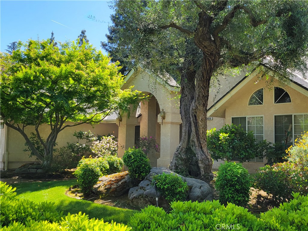 819 E Woodhaven, Fresno, CA 93720