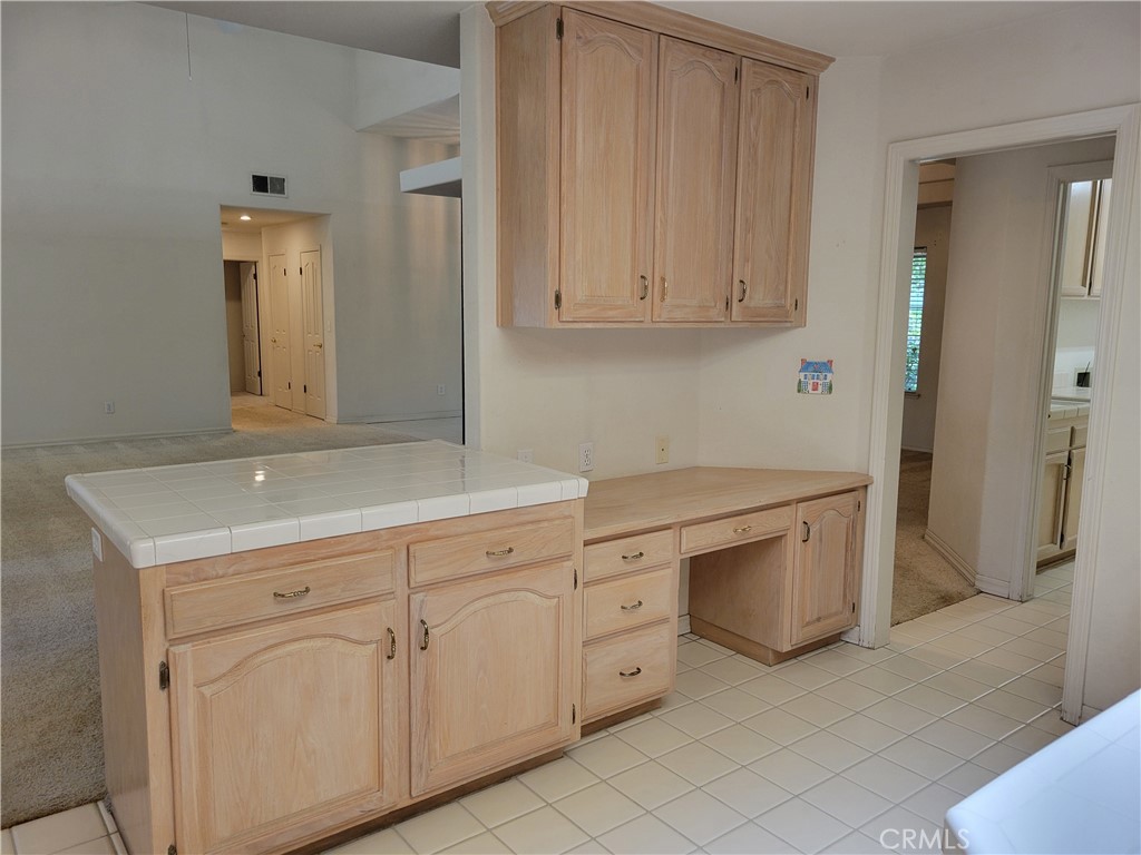 819 E Woodhaven, Fresno, CA 93720