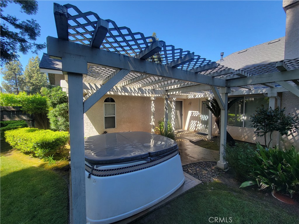 819 E Woodhaven, Fresno, CA 93720