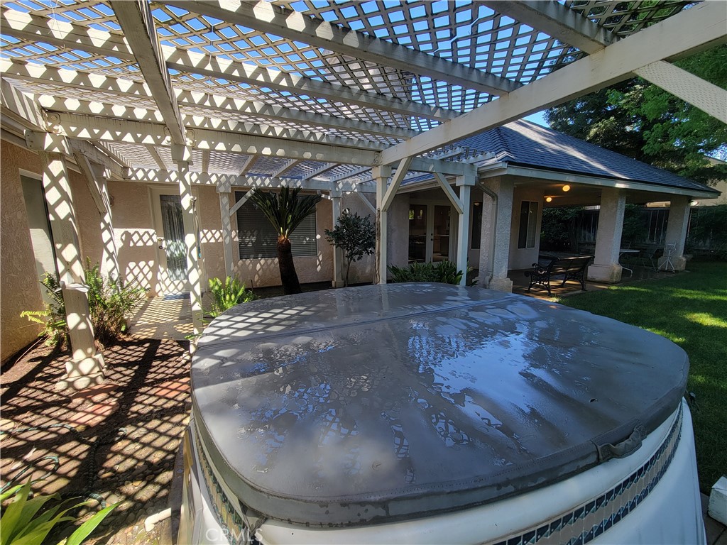 819 E Woodhaven, Fresno, CA 93720