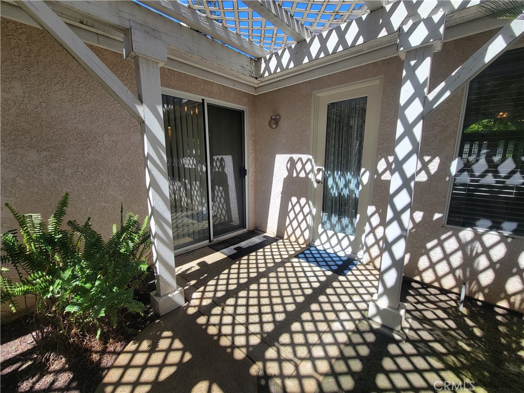 819 E Woodhaven, Fresno, CA 93720