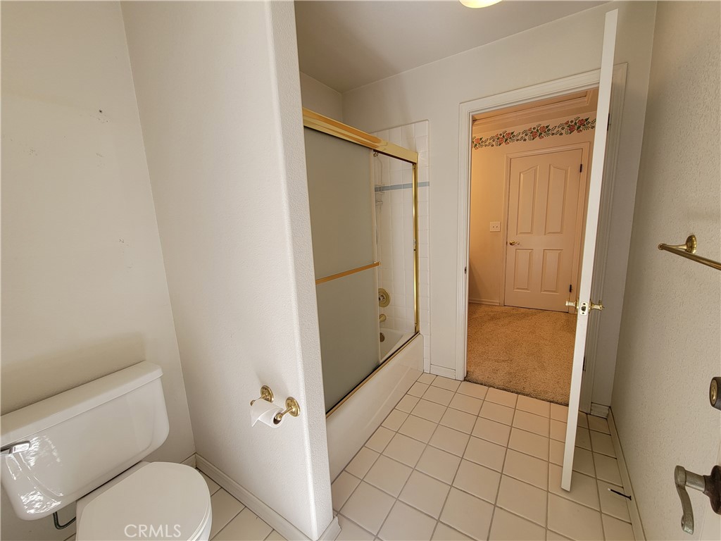 819 E Woodhaven, Fresno, CA 93720