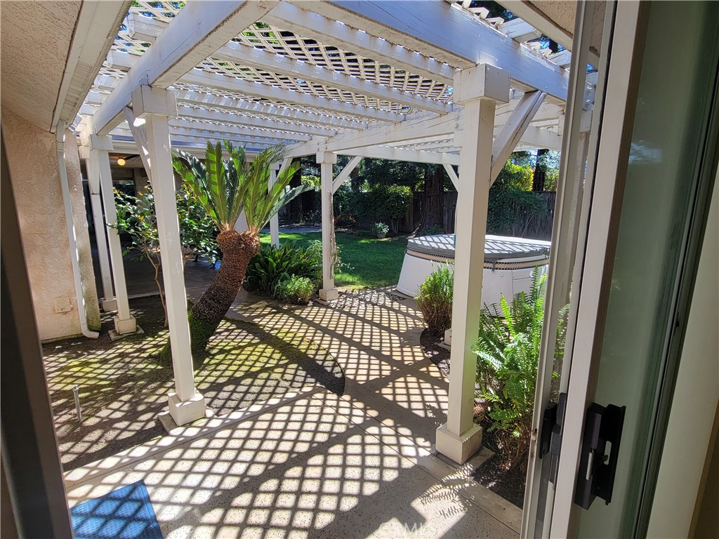 819 E Woodhaven, Fresno, CA 93720