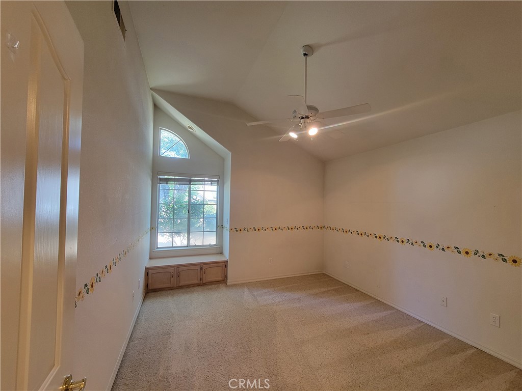 819 E Woodhaven, Fresno, CA 93720