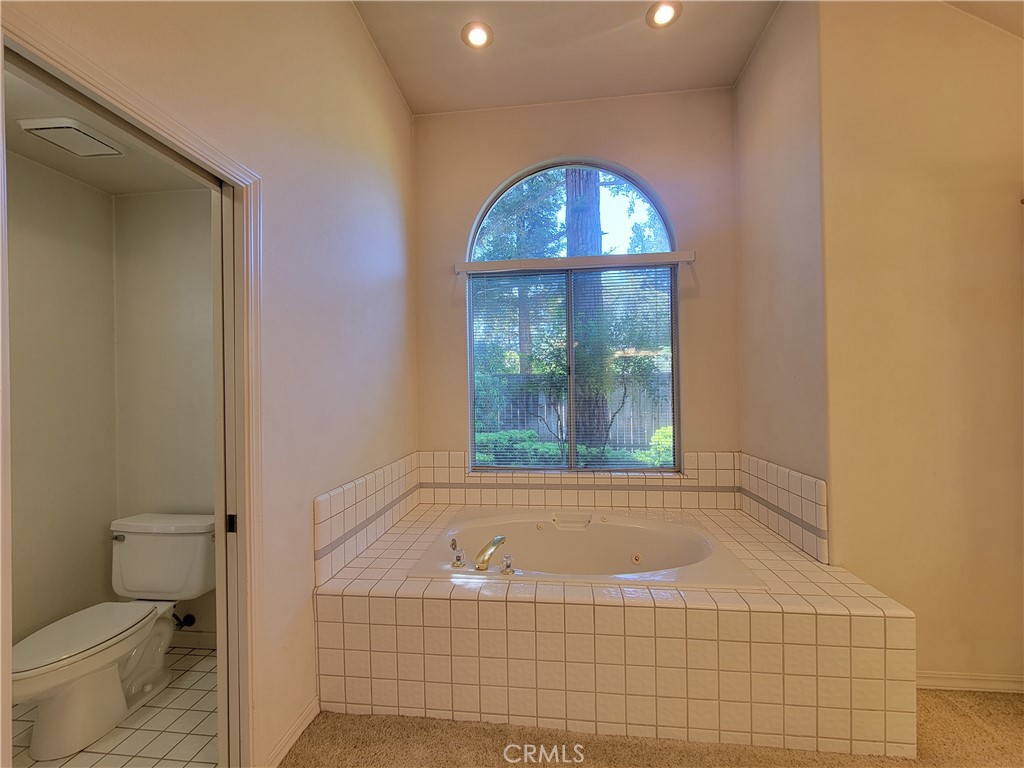 819 E Woodhaven, Fresno, CA 93720