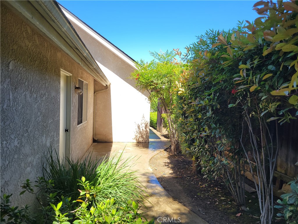 819 E Woodhaven, Fresno, CA 93720