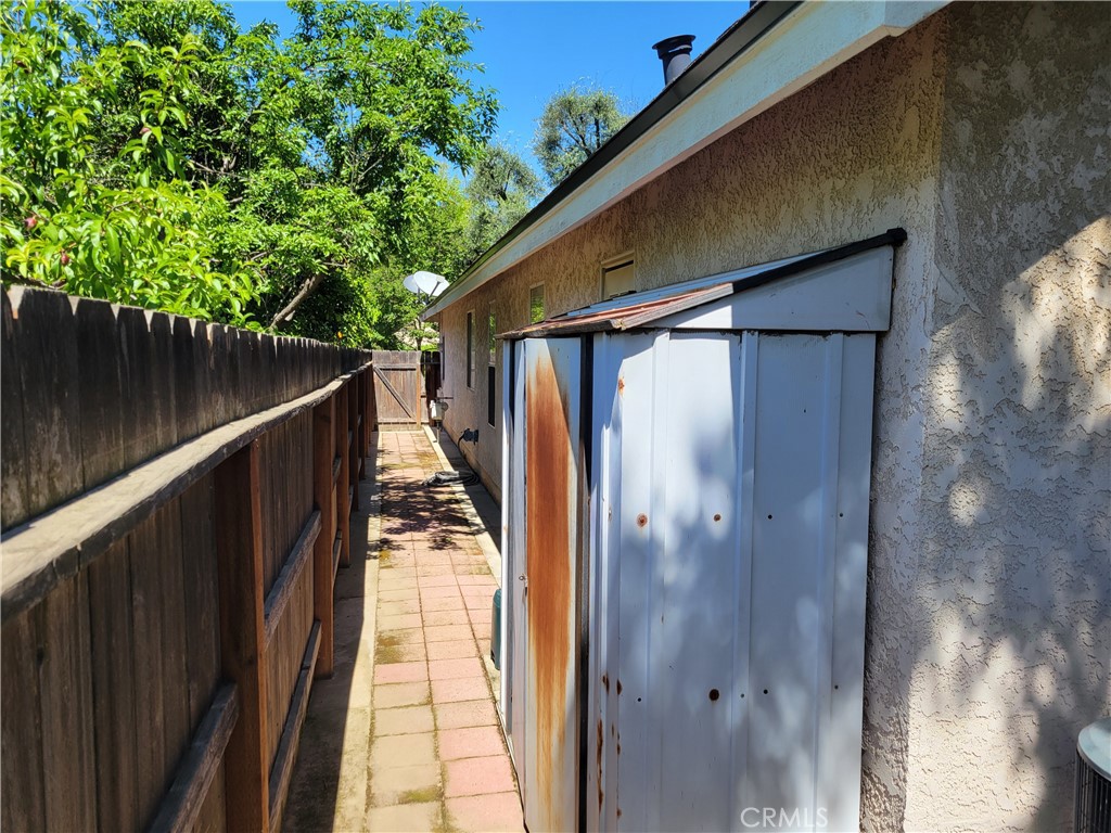 819 E Woodhaven, Fresno, CA 93720