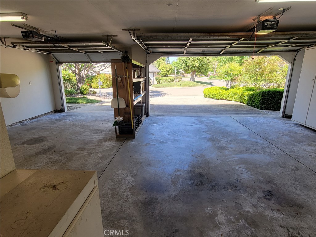 819 E Woodhaven, Fresno, CA 93720