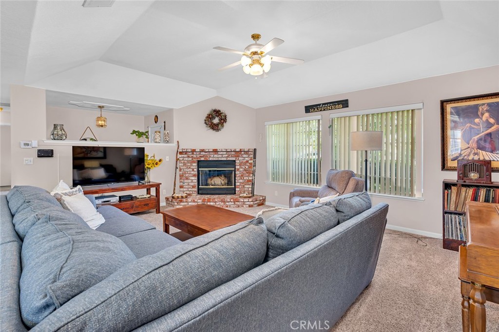 1932 Jefferson Ave, Madera, CA 93637