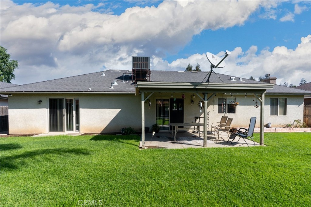 1932 Jefferson Ave, Madera, CA 93637