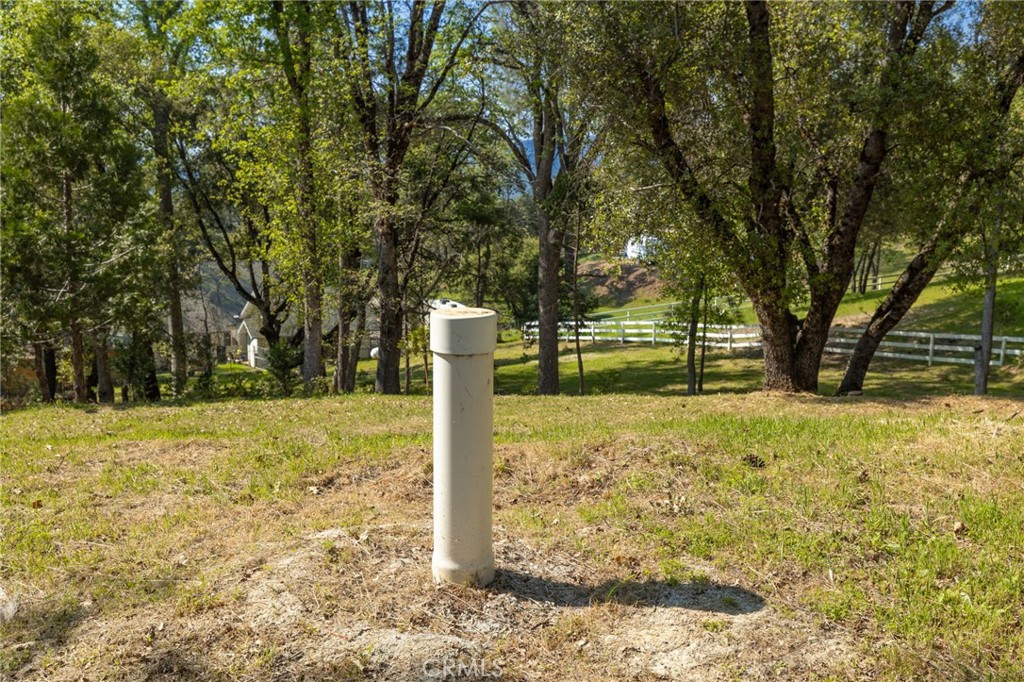 1 Oak Ln, Oakhurst, CA 93644