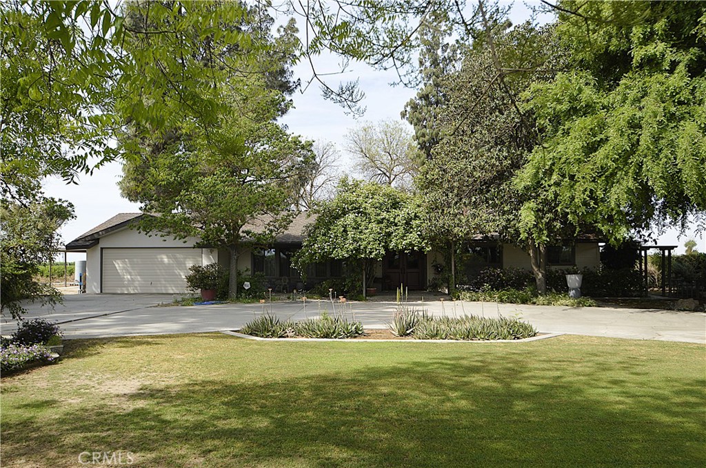 41493 Road 96, Dinuba, CA 93618