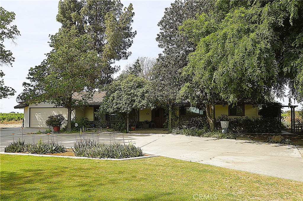 41493 Road 96, Dinuba, CA 93618