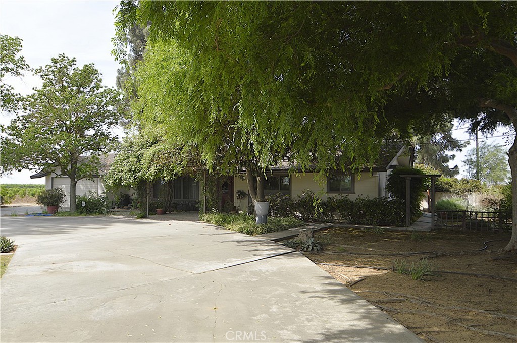 41493 Road 96, Dinuba, CA 93618
