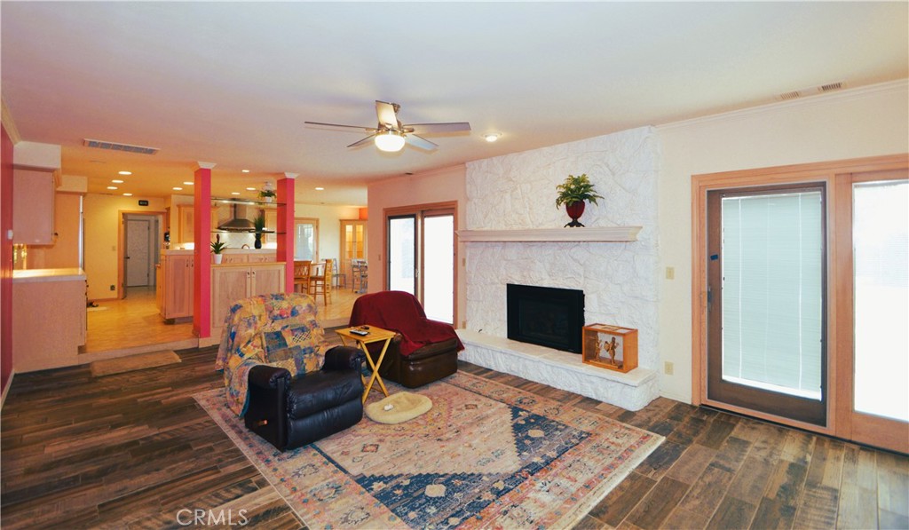 41493 Road 96, Dinuba, CA 93618